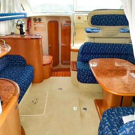 Yacht Sealine * Cannes