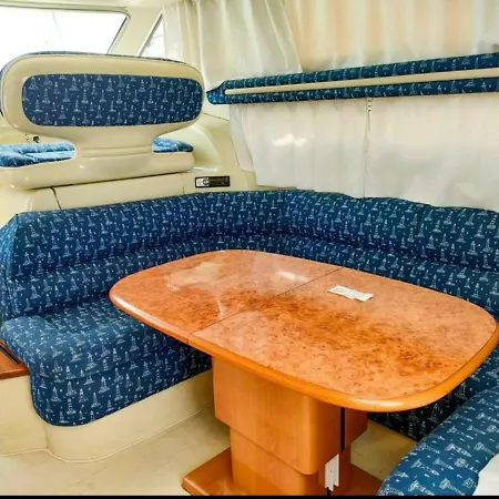 Yacht Sealine *